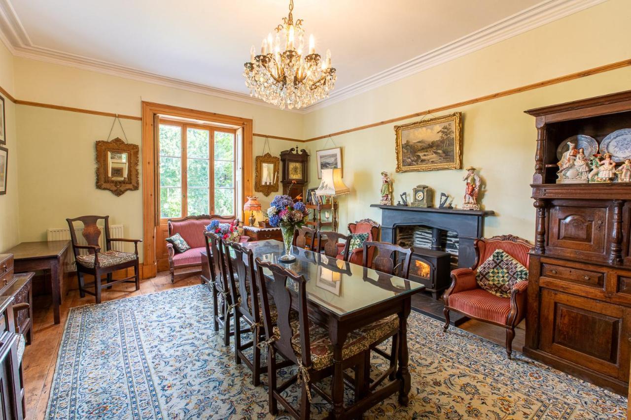 Taldraeth - Old Vicarage Guest House Penrhyndeudreath Екстер'єр фото