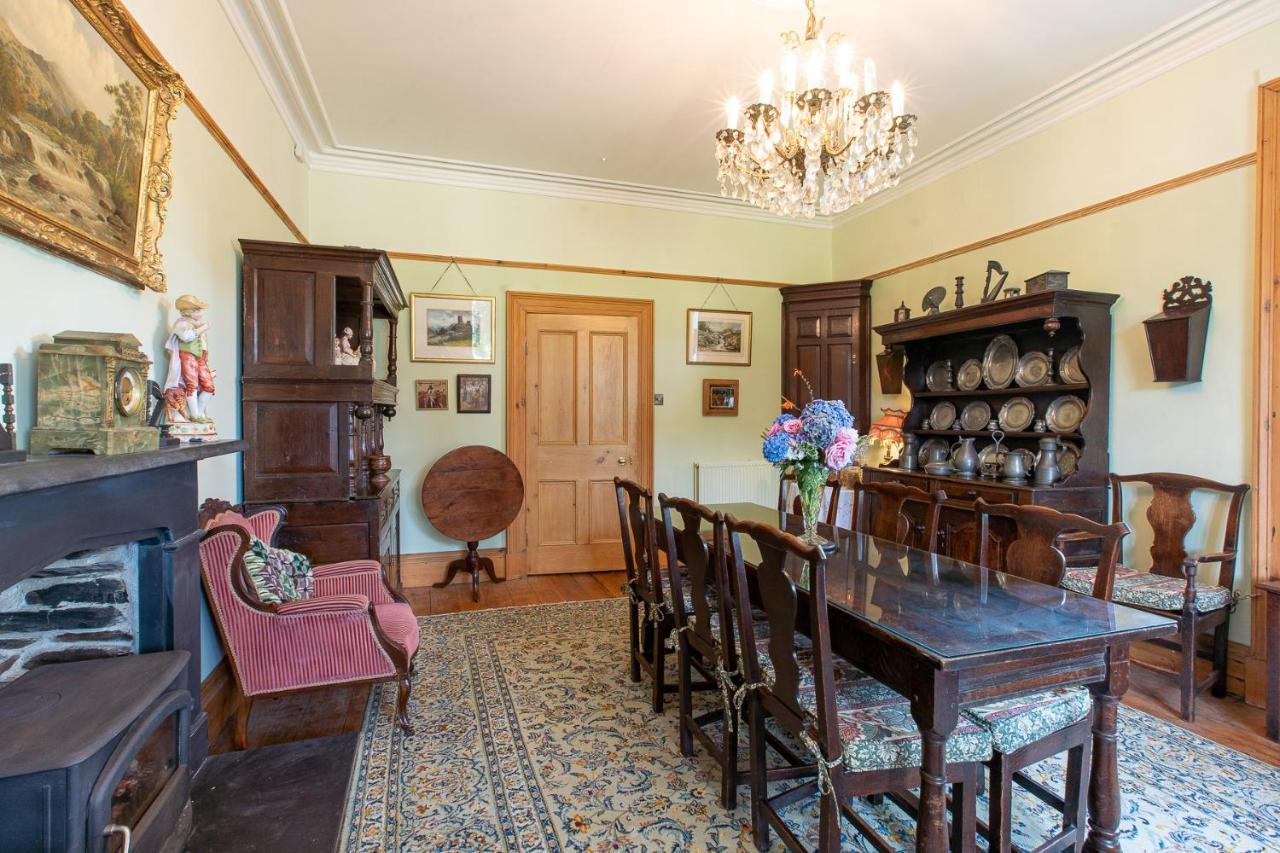 Taldraeth - Old Vicarage Guest House Penrhyndeudreath Екстер'єр фото
